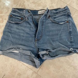 ABERCROMBIE SHORT BUNDLE! Three pairs of Abercrombie jeans. Sizes 2 &4